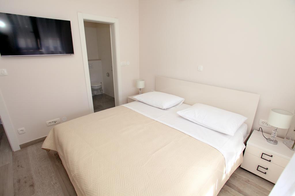 Apartments Villa Aquamarie Trogir Exterior foto